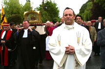 Mgr Bélanger lors du Pardon de St-Yves à Tréguier en 2007 Mgr Bélanger lors du Pardon de St-Yves à Tréguier en 2007