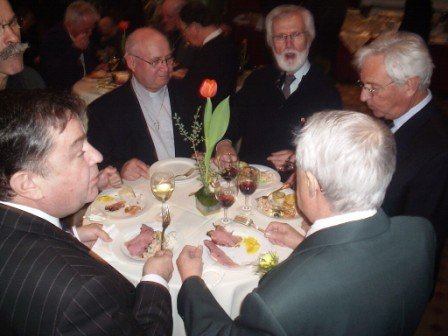 Journée des prêtres 26 mars 2008 en l'honneur de François de Laval : repas Pierre Duguay et compagnie Journée des prêtres 26 mars 2008 en l'honneur de François de Laval : repas Pierre Duguay et compagnie